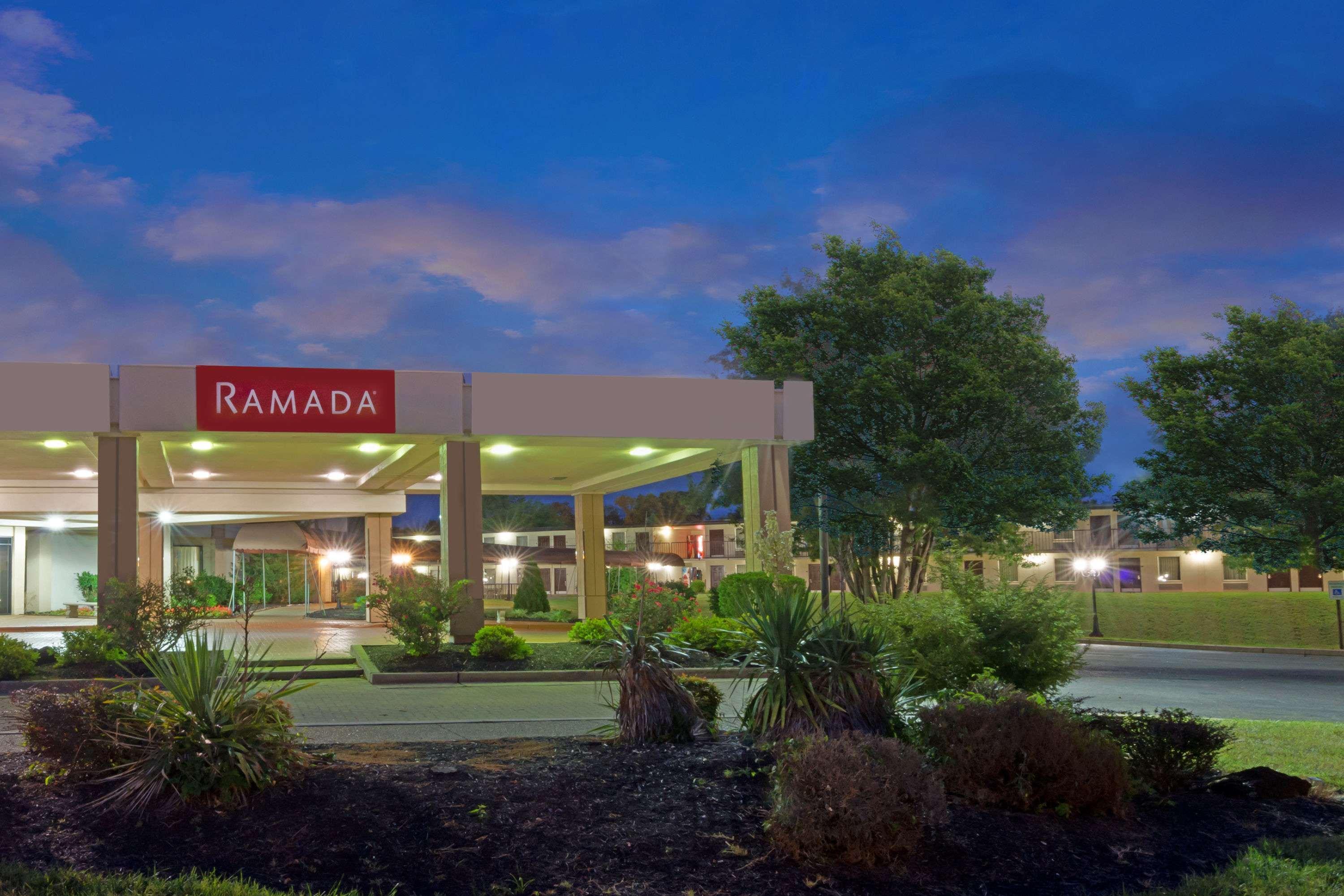 Ramada By Wyndham Louisville North Eksteriør bilde